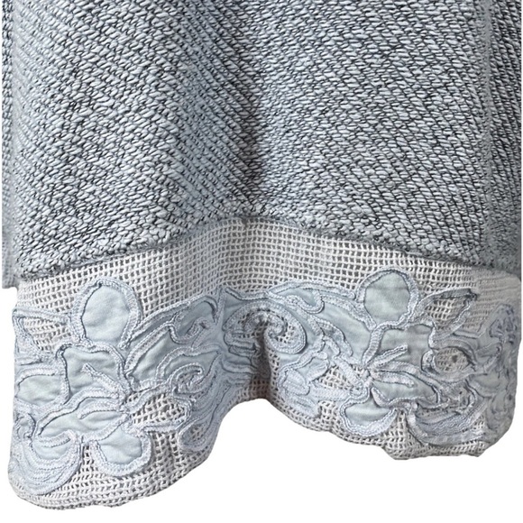 Soft Surroundings Sweater Pullover Size Petite Large Knit Embroidery Accent - Picture 2 of 7